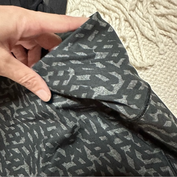 LULULEMON black / gray Net Pop mesh Running in the City tank top 6 - Picture 6 of 10